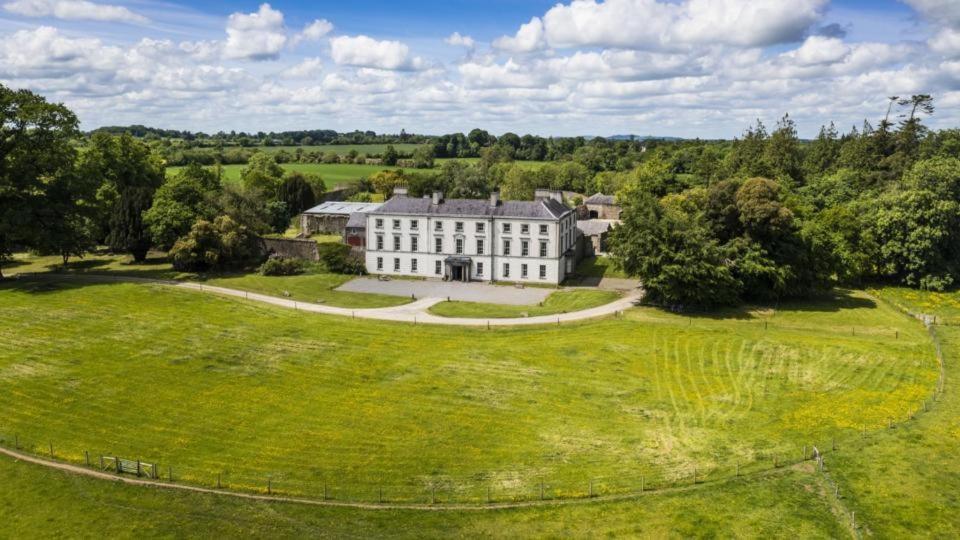 2 Bed Courtyard Apartment At Rockfield House Kells In Meath - Short Term Let Kells (Meath) Exterior foto